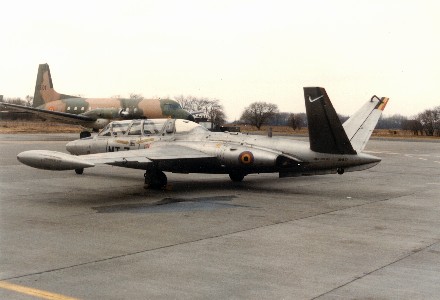 Op de parking in Beauvechain in maart 1986 in gezelschap van een HS-748.