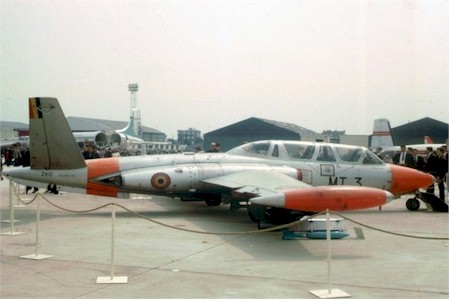 Op het luchtvaartgebeuren van Le Bourget op 16 juni 1963, met bewapening.