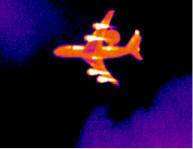 De infrarode uitstraling van een AWACS.