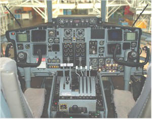 De digitale cockpit van de Belgische C 130H is vrij uniek. Slechts 11 Hercs zullen wereldwijd worden uitgerust.                                                                                                    ith this rather advanced equipment. 
