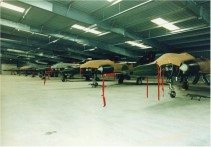 Les Mirages soigneusement stockés dans les hangars de l'OTAN périmés.