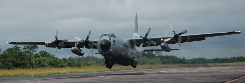 Belgische C-130 tijdens het opstijgen in Bangoka, Kisangani.