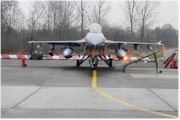 F-16 in recce configuratie klaar om te vertrekken.