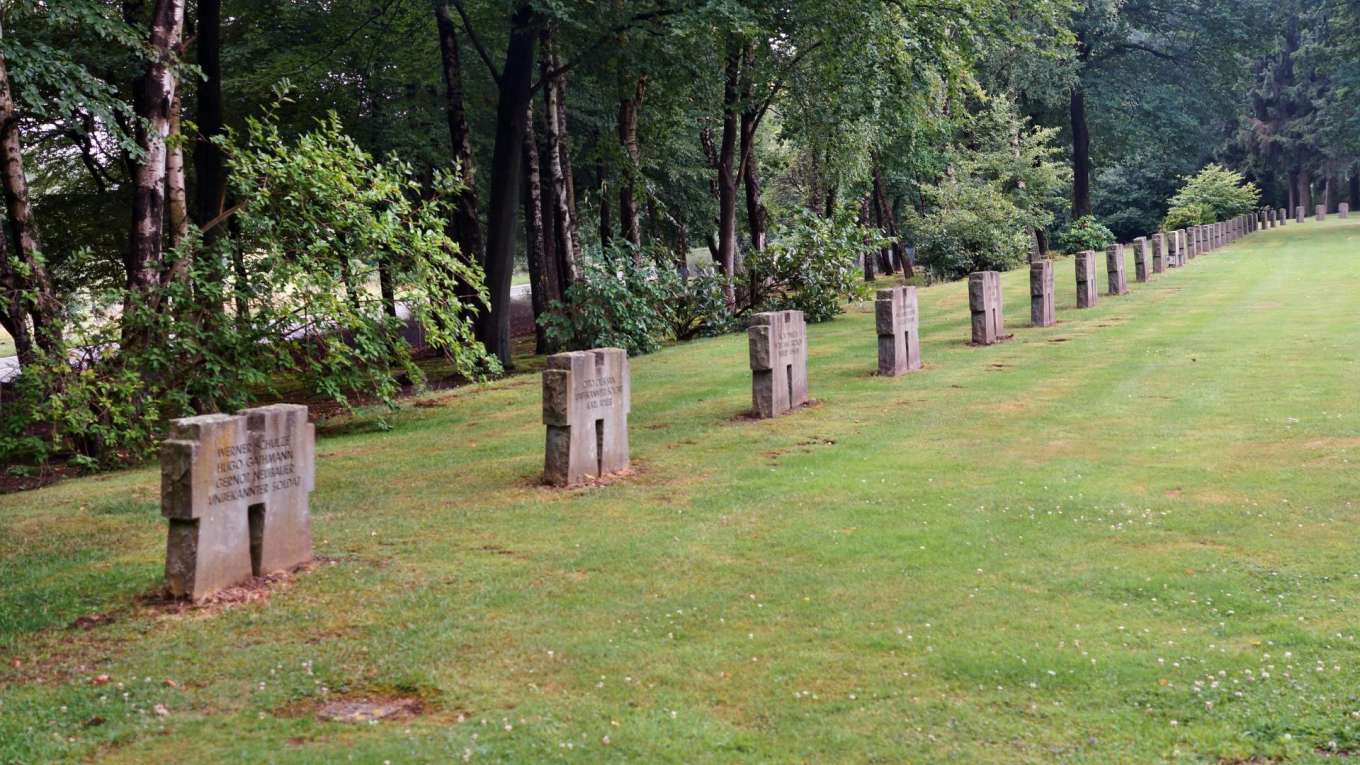 Cemetery of Honor / Ehrenfriedhof Hürtgen